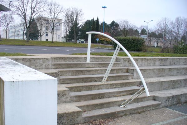 spgm-1.4.7/gal/Galeries/spots/street/86/poitiers/Poitiers 07.jpg